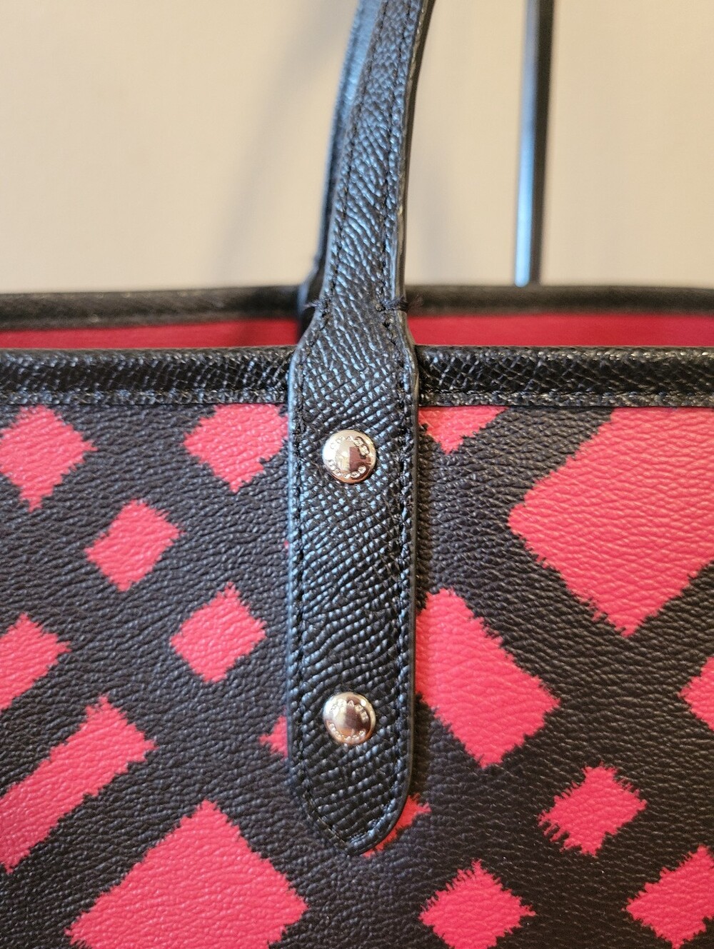 Coach Reversible Black & Red Wild Plaid City Tote With Zipperd Pouch. - Picture 4 of 14